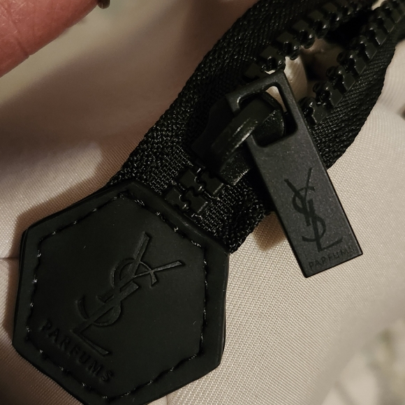 YVES SAINT LAURENT COSMETIC BAG - Picture 6 of 10